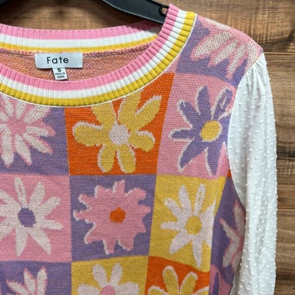 Fate small long sleeve floral top - Picture 3 of 4